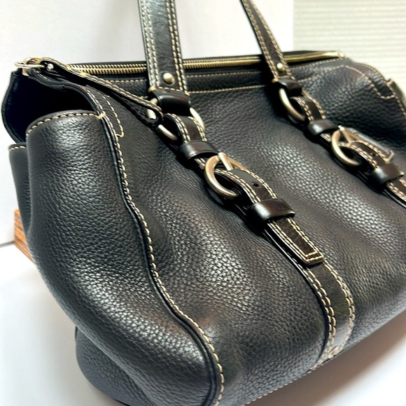 Coach Handbags - Coach Vintage Chelsea Black Pebbled Leather Medium Shoulder Satchel Bag